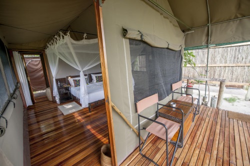 Sango Safari Camp tent met terras